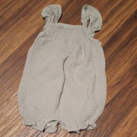 💥Buy2Get1Free💥Adorable Sage Green Baby Romper - Picture 1 of 2